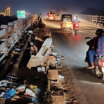 कल्याणचा गांधारी पूल अंधारात, पथदिवे बंद; खड्ड्यांमुळे वाहनचालक त्रस्त