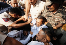 अरविंद केजरीवाल यांच्यासह आपचे अनेक नेते ताब्यात, जंतर-मंतरवर जाण्यापूर्वीच दिल्ली पोलिसांची कारवाई
