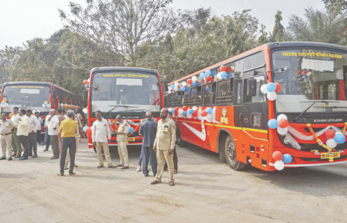 msrtc-retiree-contractual-appointments-stopped-circular-issued-workers-protest msrtc-retiree-contractual-appointments-stopped-circular-issued-workers-protest
