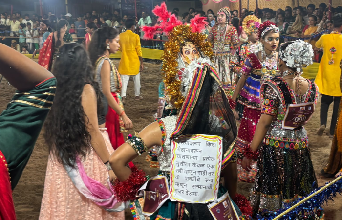 चंद्रपुरात माता अंबे भवानी गरबा उत्सवात महिलांच्या सन्मानाचा अनोखा संदेश, 25 वर्षांची परंपरा कायम