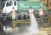 पैशांची अन् पाण्याची उधळपट्टी, रस्ते चकाचक करण्यासाठी पालिका आठ कोटी रुपये खर्च करणार