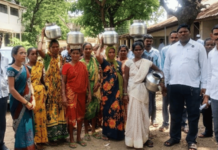 शहापुरातील संतापजनक घटना, पाण्यासाठी आंदोलन करणाऱ्या महिलांवर उपसरपंचाने खुर्ची उगारली