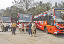 एसटीच्या चालक-वाहकांवर अतिरिक्त कामाचा ताण, विश्रांती न घेताच डबल ड्युटी; कामगार वर्गात तीव्र असंतोष